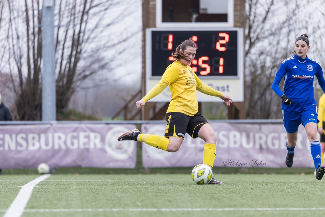 Bild 421 - F SSC Hagen Ahrensburg - SV Frisia Risum-Lindholm : Ergebnis: 1:2